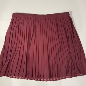 Aritzia - Wilfred Burgundy Mini Skirt Pleated